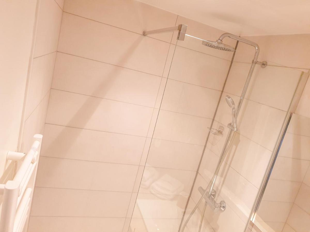 Spacieux Appartement Au Calme 15Min Sud De Lyon Proche Metro Et Gare Confluence Aquarium Gerland Oullins Eksteriør billede
